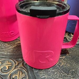 Rtic hot pink insulated coffee cup with sip lid. This was painted. EUC